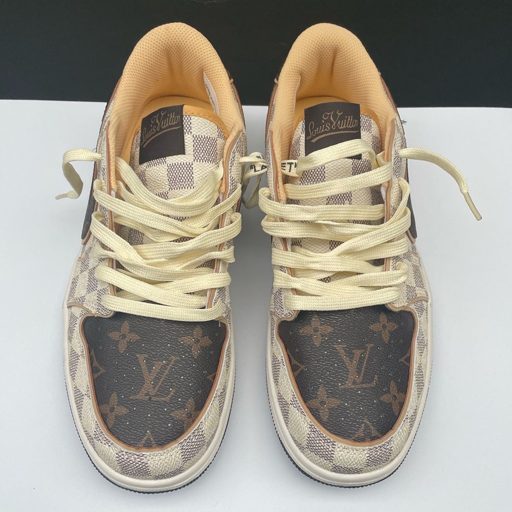 Louis Vuitton Men’s Low-Top Sneakers in Beige/Brown